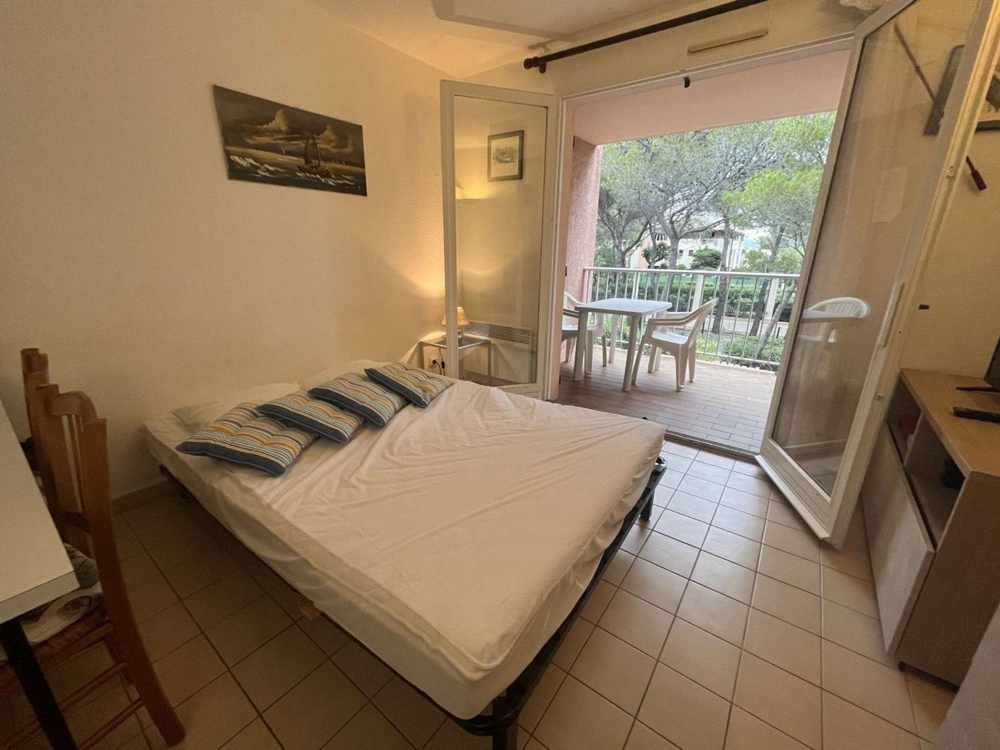 Studio Cabine Avec Piscine, Tennis Et Parking A 400M De La Plage - 4 Couchages, Saint-Aygulf - Fr-1-226A-89 생타굴프 외부 사진